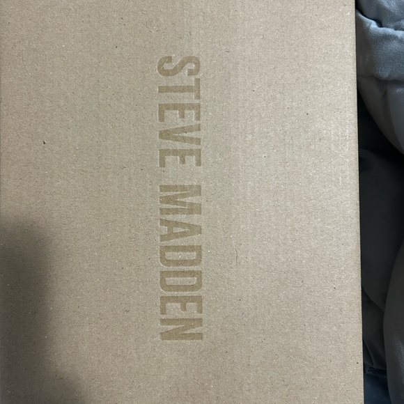 Woman’s Steve Madden Heels - Picture 4 of 5
